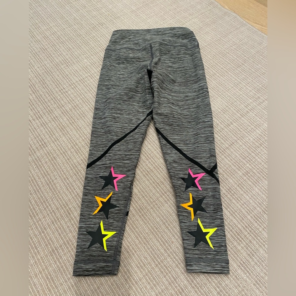 NWOT Style Reform Capri Grey Star Leggings - size XS